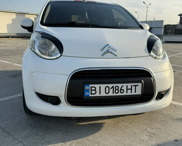 Білий Сітроен С1, об'ємом двигуна 1 л та пробігом 152 тис. км за 5200 $, фото 2 на Automoto.ua