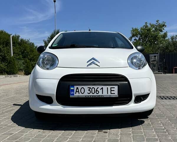 Белый Ситроен С1, объемом двигателя 1 л и пробегом 175 тыс. км за 3800 $, фото 1 на Automoto.ua