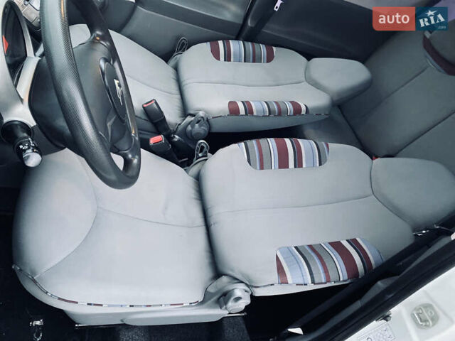 Белый Ситроен С1, объемом двигателя 1 л и пробегом 103 тыс. км за 5400 $, фото 13 на Automoto.ua