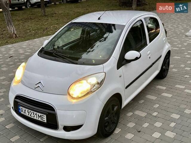 Белый Ситроен С1, объемом двигателя 1 л и пробегом 169 тыс. км за 3999 $, фото 59 на Automoto.ua