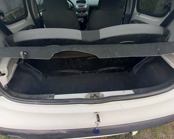 Білий Сітроен С1, об'ємом двигуна 1 л та пробігом 183 тис. км за 3500 $, фото 5 на Automoto.ua