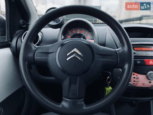 Белый Ситроен С1, объемом двигателя 1 л и пробегом 103 тыс. км за 5400 $, фото 15 на Automoto.ua