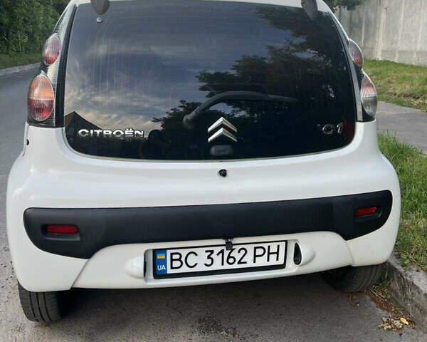 Белый Ситроен С1, объемом двигателя 1 л и пробегом 184 тыс. км за 4100 $, фото 3 на Automoto.ua