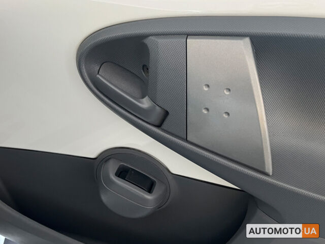 Белый Ситроен С1, объемом двигателя 1 л и пробегом 206 тыс. км за 4500 $, фото 9 на Automoto.ua