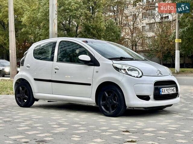 Белый Ситроен С1, объемом двигателя 1 л и пробегом 169 тыс. км за 3999 $, фото 8 на Automoto.ua