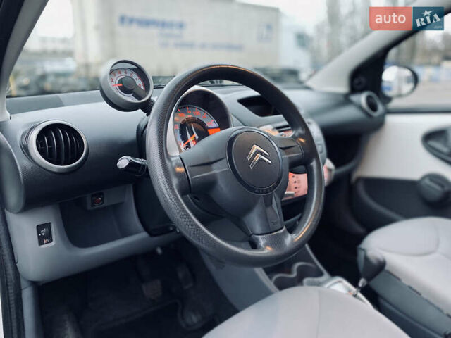 Белый Ситроен С1, объемом двигателя 1 л и пробегом 103 тыс. км за 5400 $, фото 12 на Automoto.ua