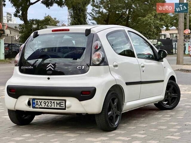 Белый Ситроен С1, объемом двигателя 1 л и пробегом 169 тыс. км за 3999 $, фото 31 на Automoto.ua