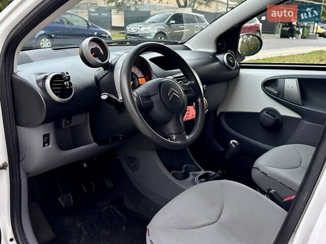 Белый Ситроен С1, объемом двигателя 1 л и пробегом 169 тыс. км за 3999 $, фото 39 на Automoto.ua