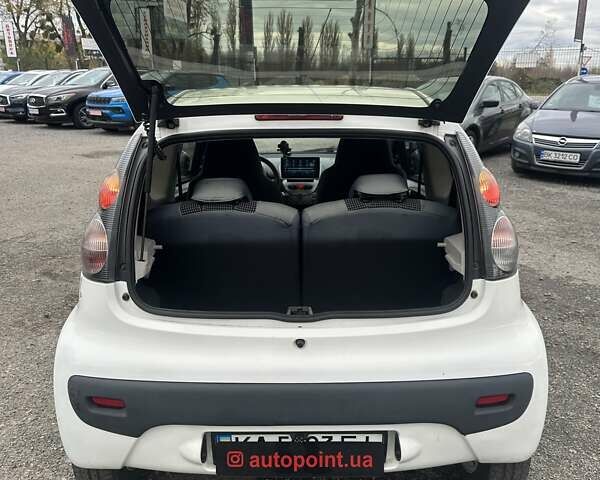 Сітроен С1 2011 у Буче на Automoto.ua Білий Сітроен С1, об'ємом двигуна 1 л та пробігом 159 тис. км за 4999 $, фото 11 на Automoto.ua