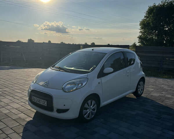 Белый Ситроен С1, объемом двигателя 1 л и пробегом 101 тыс. км за 6000 $, фото 1 на Automoto.ua