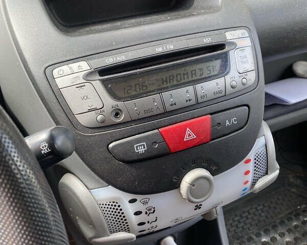 Білий Сітроен С1, об'ємом двигуна 1 л та пробігом 141 тис. км за 4900 $, фото 4 на Automoto.ua