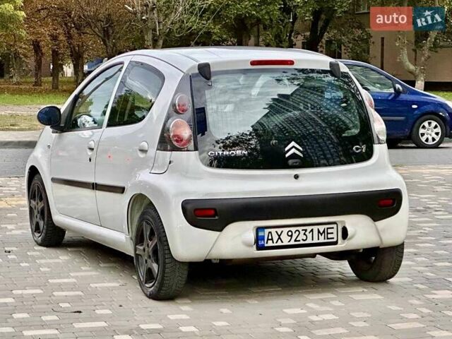 Белый Ситроен С1, объемом двигателя 1 л и пробегом 169 тыс. км за 3999 $, фото 18 на Automoto.ua