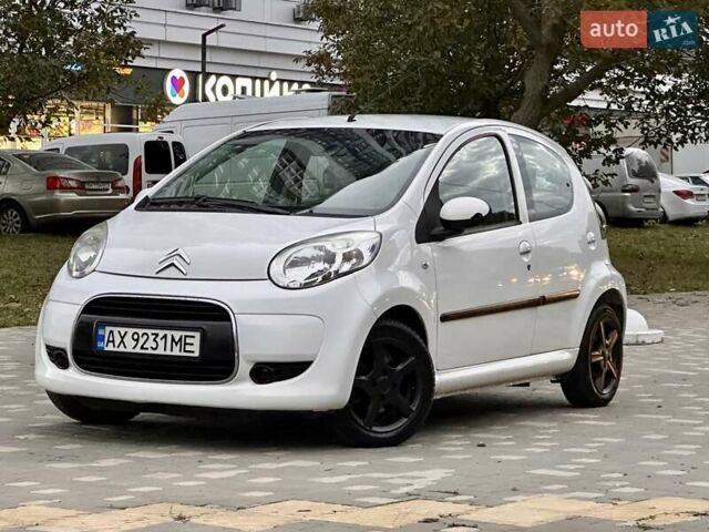 Белый Ситроен С1, объемом двигателя 1 л и пробегом 169 тыс. км за 3999 $, фото 29 на Automoto.ua