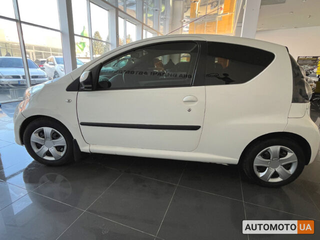 Белый Ситроен С1, объемом двигателя 1 л и пробегом 206 тыс. км за 4500 $, фото 3 на Automoto.ua