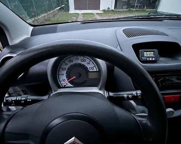 Ситроен С1 2011 в Сарнах на Automoto.ua Белый Ситроен С1, объемом двигателя 1 л и пробегом 164 тыс. км за 5900 $, фото 9 на Automoto.ua