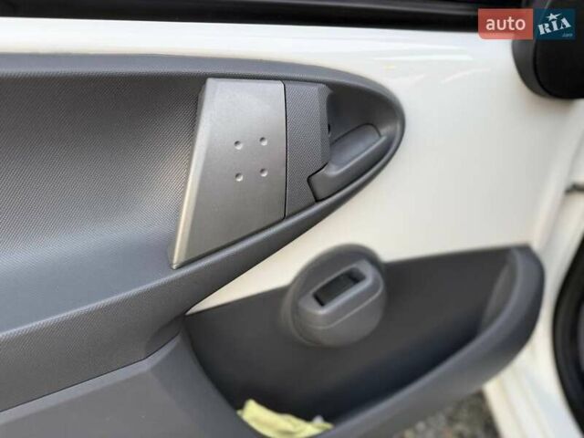 Білий Сітроен С1, об'ємом двигуна 1 л та пробігом 144 тис. км за 5200 $, фото 18 на Automoto.ua