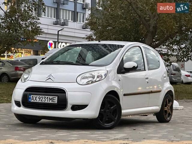 Белый Ситроен С1, объемом двигателя 1 л и пробегом 169 тыс. км за 3999 $, фото 30 на Automoto.ua