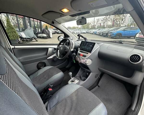 Сітроен С1 2011 у Буче на Automoto.ua Білий Сітроен С1, об'ємом двигуна 1 л та пробігом 159 тис. км за 4999 $, фото 16 на Automoto.ua