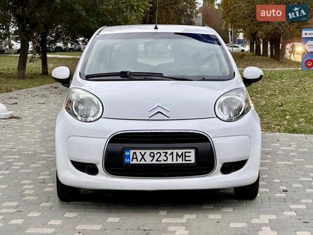 Белый Ситроен С1, объемом двигателя 1 л и пробегом 169 тыс. км за 3999 $, фото 2 на Automoto.ua