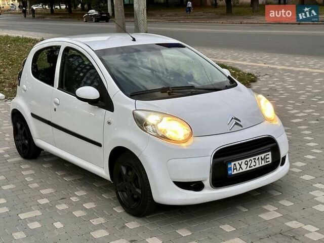 Белый Ситроен С1, объемом двигателя 1 л и пробегом 169 тыс. км за 3999 $, фото 57 на Automoto.ua