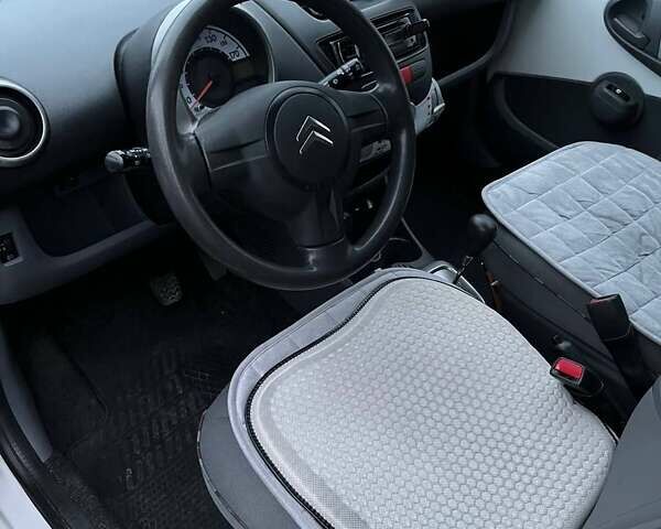 Ситроен С1 2011 в Сарнах на Automoto.ua Белый Ситроен С1, объемом двигателя 1 л и пробегом 164 тыс. км за 5900 $, фото 2 на Automoto.ua