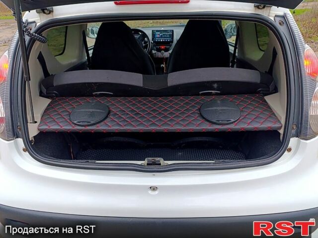 Белый Ситроен С1, объемом двигателя 1 л и пробегом 85 тыс. км за 5400 $, фото 5 на Automoto.ua