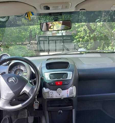 Белый Ситроен С1, объемом двигателя 1 л и пробегом 89 тыс. км за 6300 $, фото 31 на Automoto.ua