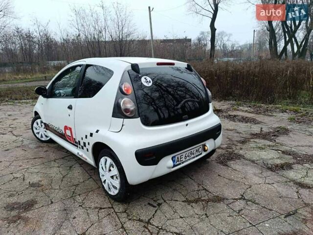 Белый Ситроен С1, объемом двигателя 1 л и пробегом 84 тыс. км за 5400 $, фото 2 на Automoto.ua
