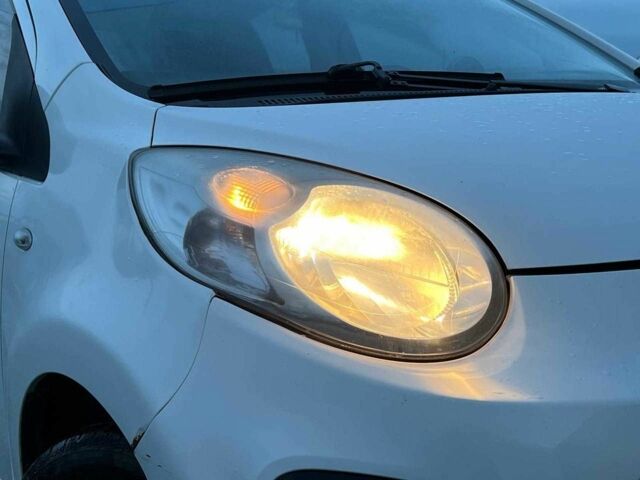 Белый Ситроен С1, объемом двигателя 1 л и пробегом 163 тыс. км за 5690 $, фото 12 на Automoto.ua