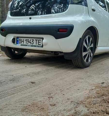 Белый Ситроен С1, объемом двигателя 1 л и пробегом 89 тыс. км за 6300 $, фото 8 на Automoto.ua