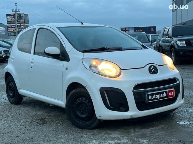 Белый Ситроен С1, объемом двигателя 1 л и пробегом 163 тыс. км за 5690 $, фото 2 на Automoto.ua