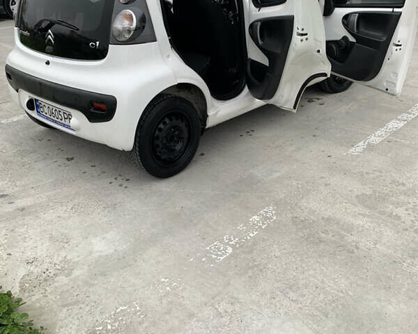 Белый Ситроен С1, объемом двигателя 1 л и пробегом 163 тыс. км за 5500 $, фото 5 на Automoto.ua