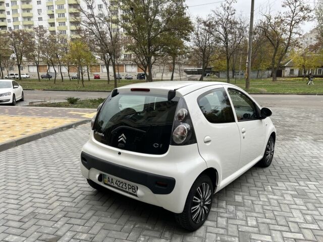 Білий Сітроен С1, об'ємом двигуна 1 л та пробігом 117 тис. км за 5700 $, фото 4 на Automoto.ua