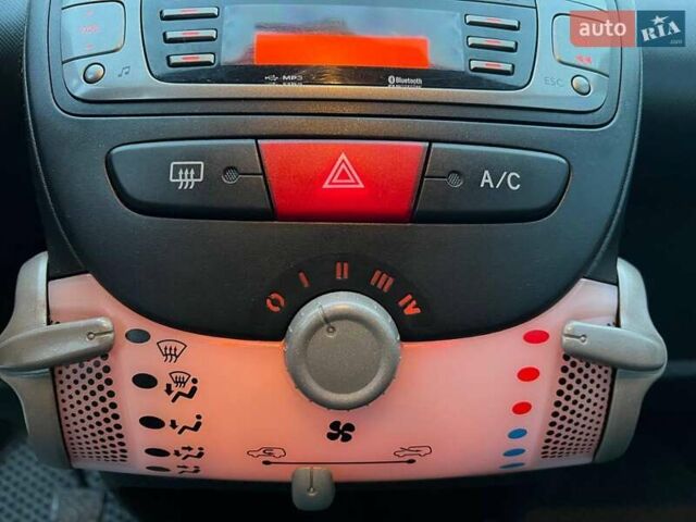Белый Ситроен С1, объемом двигателя 1 л и пробегом 163 тыс. км за 5690 $, фото 23 на Automoto.ua
