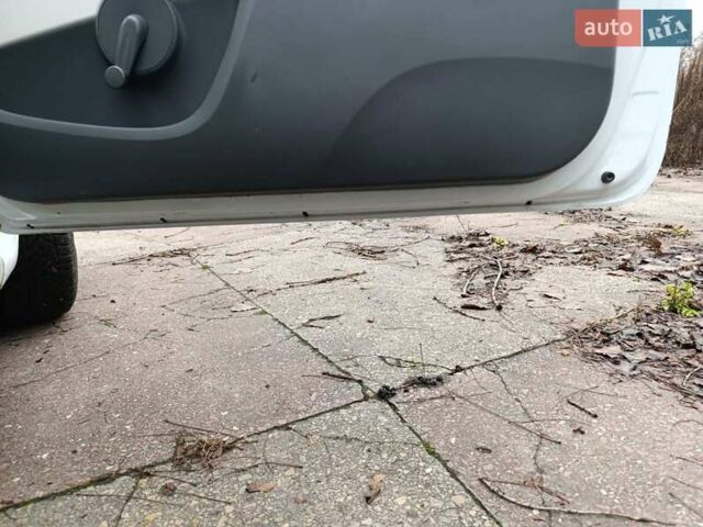 Белый Ситроен С1, объемом двигателя 1 л и пробегом 84 тыс. км за 5400 $, фото 11 на Automoto.ua