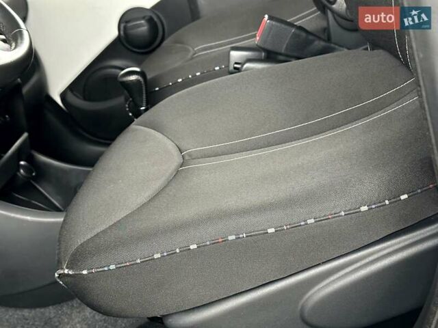 Белый Ситроен С1, объемом двигателя 1 л и пробегом 124 тыс. км за 6000 $, фото 27 на Automoto.ua