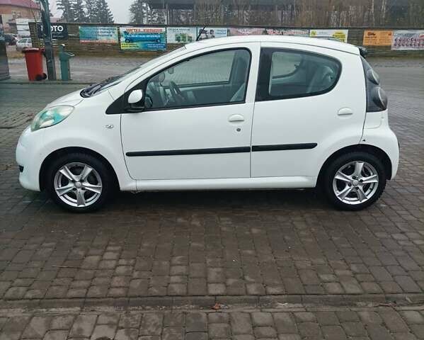 Белый Ситроен С1, объемом двигателя 1 л и пробегом 140 тыс. км за 4900 $, фото 4 на Automoto.ua