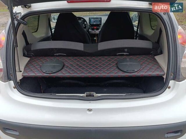 Белый Ситроен С1, объемом двигателя 1 л и пробегом 84 тыс. км за 5400 $, фото 9 на Automoto.ua