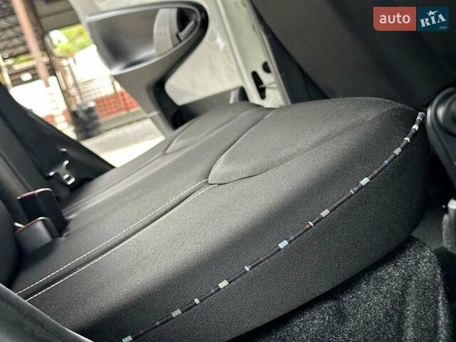 Белый Ситроен С1, объемом двигателя 1 л и пробегом 124 тыс. км за 6000 $, фото 33 на Automoto.ua