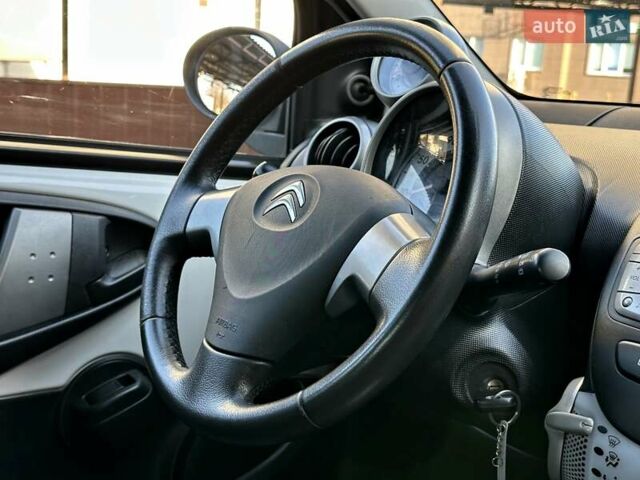 Белый Ситроен С1, объемом двигателя 1 л и пробегом 124 тыс. км за 6000 $, фото 21 на Automoto.ua