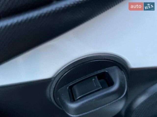 Белый Ситроен С1, объемом двигателя 1 л и пробегом 163 тыс. км за 5690 $, фото 15 на Automoto.ua