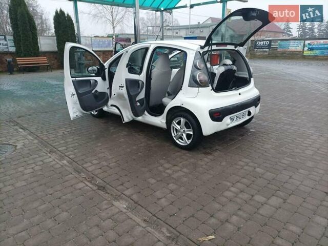 Белый Ситроен С1, объемом двигателя 1 л и пробегом 140 тыс. км за 4900 $, фото 3 на Automoto.ua