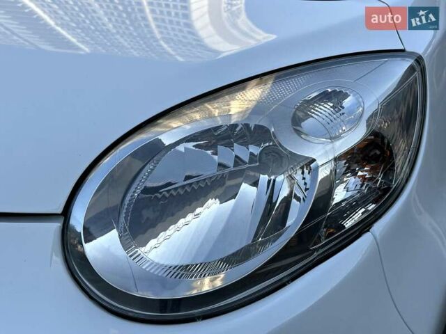 Белый Ситроен С1, объемом двигателя 1 л и пробегом 124 тыс. км за 6000 $, фото 8 на Automoto.ua