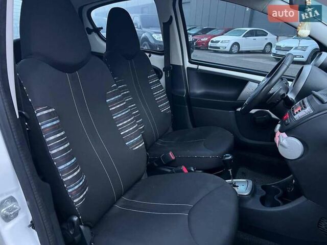 Белый Ситроен С1, объемом двигателя 1 л и пробегом 163 тыс. км за 5690 $, фото 30 на Automoto.ua