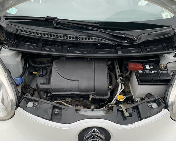 Белый Ситроен С1, объемом двигателя 1 л и пробегом 163 тыс. км за 5500 $, фото 3 на Automoto.ua