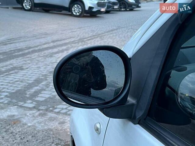 Белый Ситроен С1, объемом двигателя 1 л и пробегом 163 тыс. км за 5690 $, фото 13 на Automoto.ua