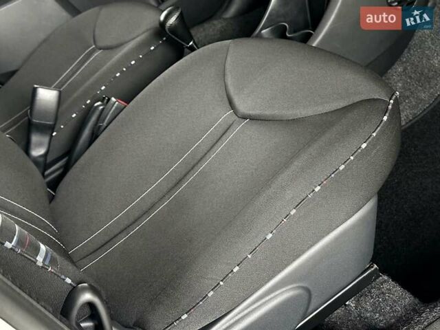 Белый Ситроен С1, объемом двигателя 1 л и пробегом 124 тыс. км за 6000 $, фото 26 на Automoto.ua