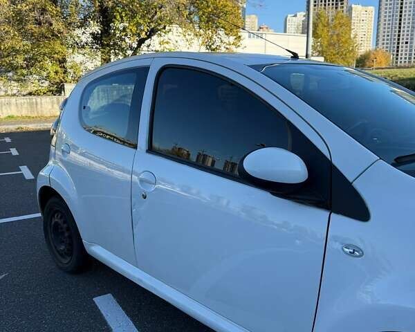 Ситроен С1 2013 в Киеве на Automoto.ua Белый Ситроен С1, объемом двигателя 1 л и пробегом 100 тыс. км за 4100 $, фото 5 на Automoto.ua