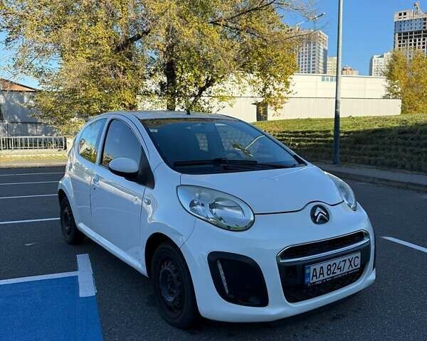 Ситроен С1 2013 в Киеве на Automoto.ua Белый Ситроен С1, объемом двигателя 1 л и пробегом 100 тыс. км за 4100 $, фото 4 на Automoto.ua