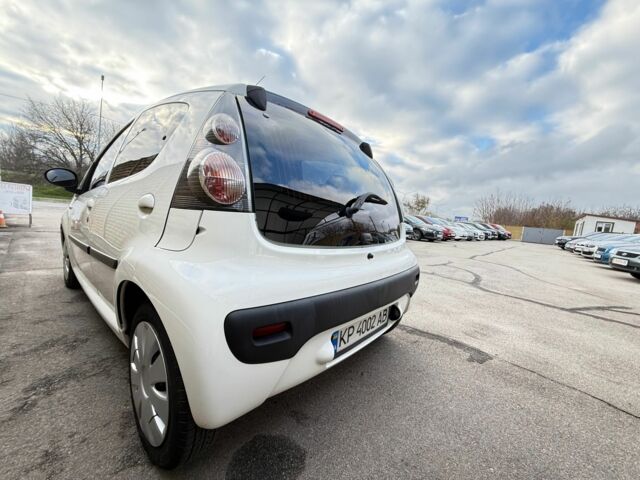 Белый Ситроен С1, объемом двигателя 1 л и пробегом 190 тыс. км за 5900 $, фото 3 на Automoto.ua